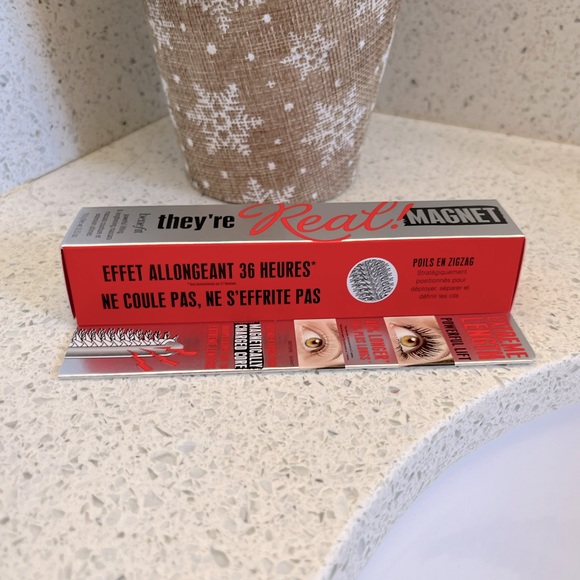 They're Real! Magnet Extreme Lengthening Mascara - Picture 6 of 7